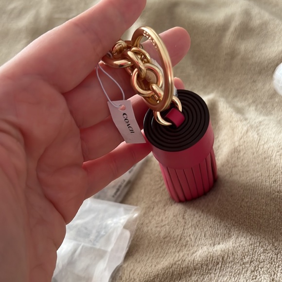 COACH | Large Leather Tassel | NEW! - Picture 3 of 3